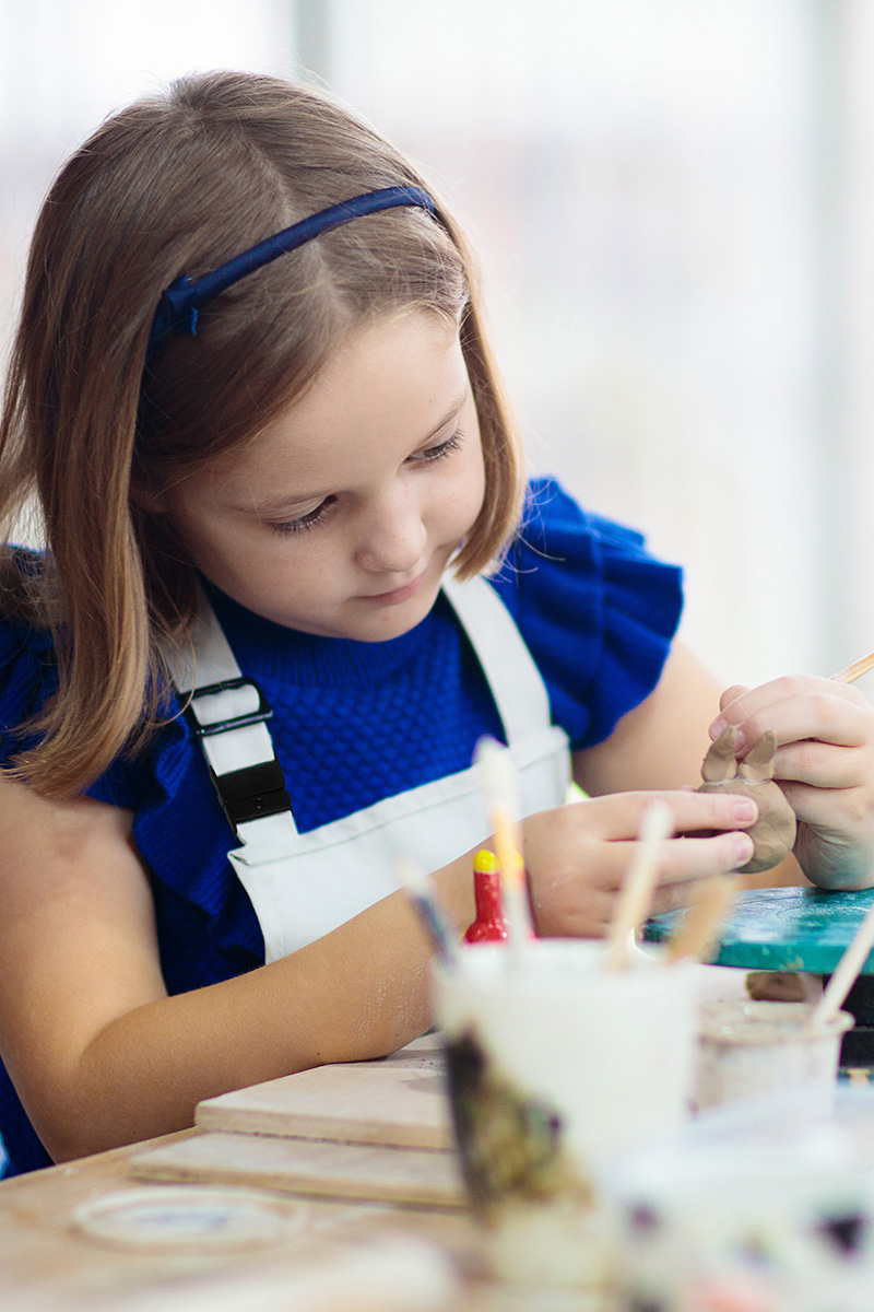 Finger, Person, Kind, Weiblich, Mädchen, Kindergarten, Kinderhandwerk, Basteln, Schmuckwerk, Blau
