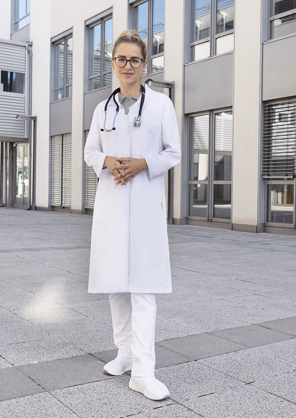Ladies' Medical and Lab Coat Modern-Shape with Stand-Up Collar