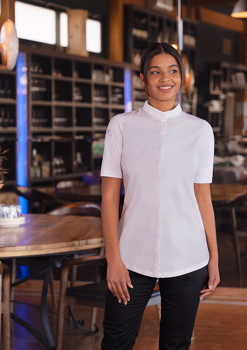 Person, Kleidung, Hemd, Kellner, Gesicht