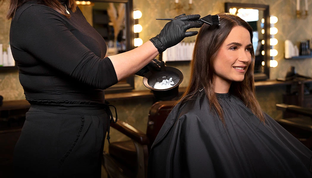 Bekleidung, Handschuh, Friseur, Person, Haarschnitt