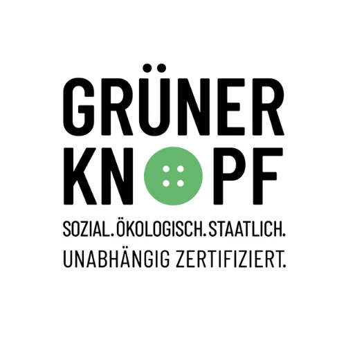 Grüner Knopf:
Dieses Produkt trägt das staatliche Siegel Grüner Knopf. Das heißt: hohe soziale und ökologische Standards. Vom Staat festgelegt und von unabhängigen Prüfern kontrolliert. Grüner Knopf:
Dieses Produkt trägt das staatliche Siegel Grüner Knopf. Das heißt: hohe soziale und ökologische Standards. Vom Staat festgelegt und von unabhängigen Prüfern kontrolliert.
