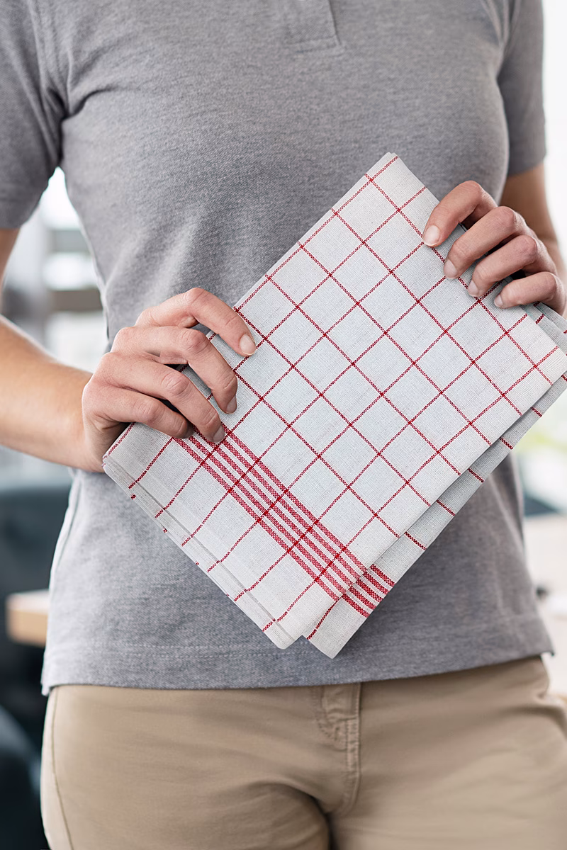 Person, Kleidung, Kurze Hosen, Person, Kleidung, Kurze Hosen