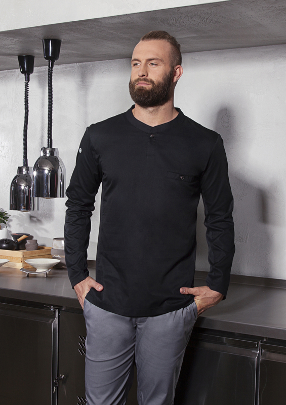 KARLOWSKY Langarm Herren-Arbeitsshirt Performance – schwarz (Am Modell)