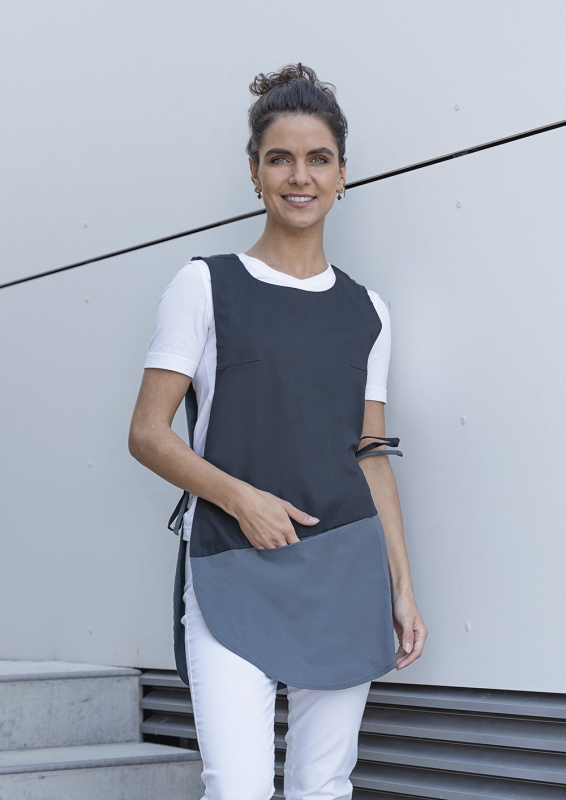 KARLOWSKY Kasack Bea Damen – schwarz (Am Modell)