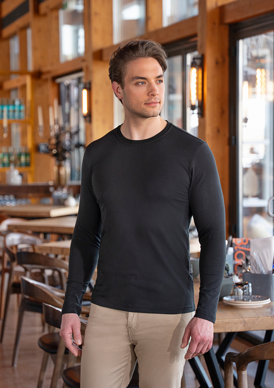 KARLOWSKY Herren Langarmshirt Casual-Flair – schwarz (Am Modell)